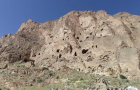 بررسی و شناسایی غارهای دستکند صخره ای آمل