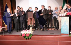 ‌بازنشر خمسه نظامی، احیای هویت فرهنگی ایران است