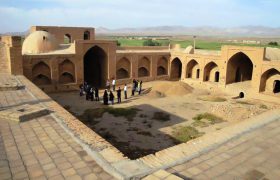 اهمیت راه‌ها و کاروانسراها در استان مرکزی در ادوار تاریخی ایران