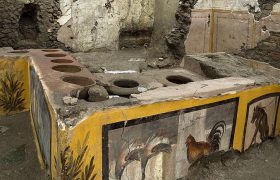 کشف یک اغذیه‌فروشی باستانی در ویرانه‌های پمپئی