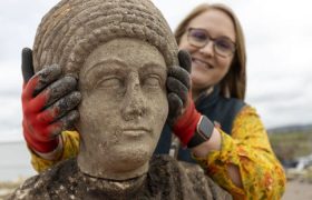 کشف مجسمه‌های رومی در بریتانیا