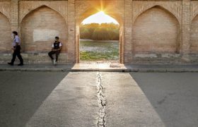 زیر پای اصفهان خالی شده است
