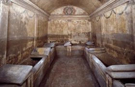 درهای آرامگاه باستانی ناپل باز می‌شود